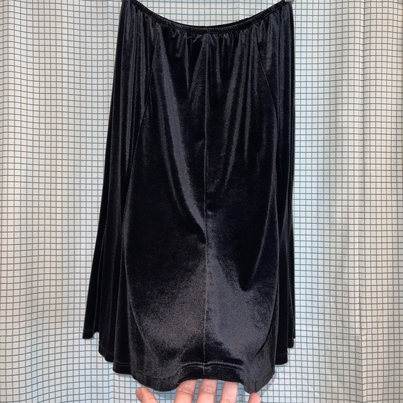 Notations Petite Medium Black Velour Flare Skirt - Picture 6 of 6